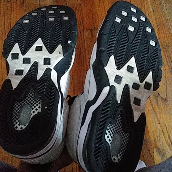 Sneakers - Picture 6 of 6